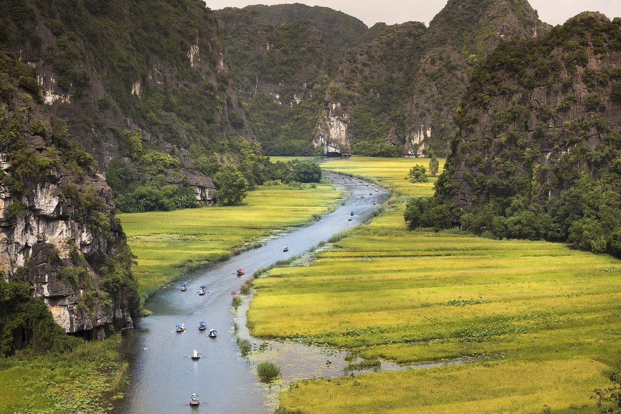 长江三峡大坝(三峡大坝在哪个省的哪个市)