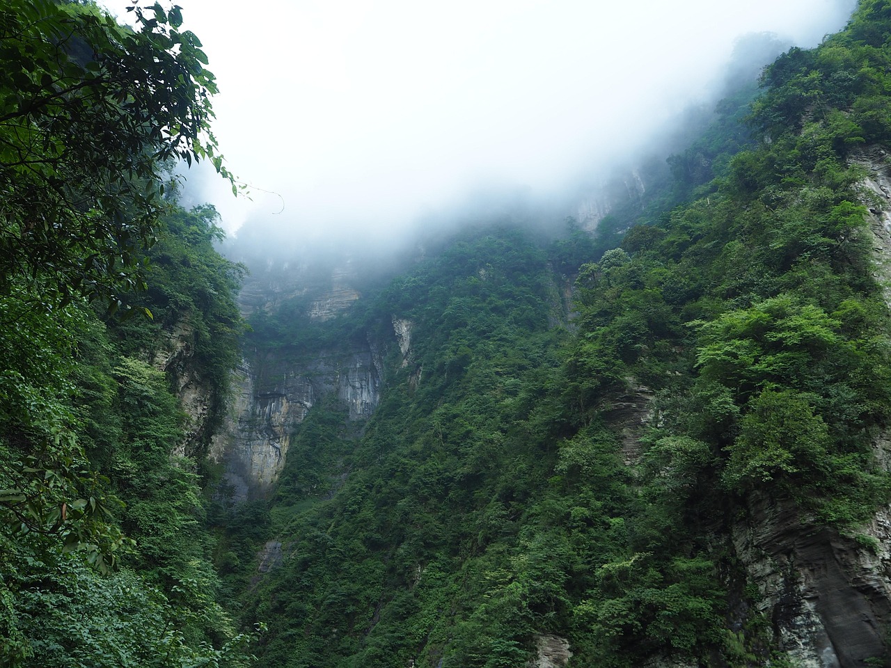 五岳名山，中国传统文化中的五大神圣之峰